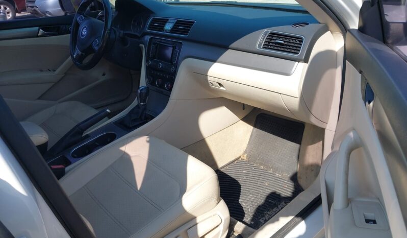 
								VOLKSWAGEN PASSAT full									