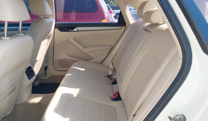 
								VOLKSWAGEN PASSAT full									