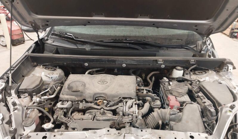 
								Toyota RAV4 full									