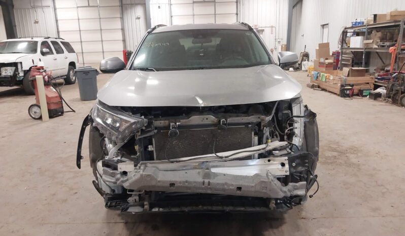 
								Toyota RAV4 full									