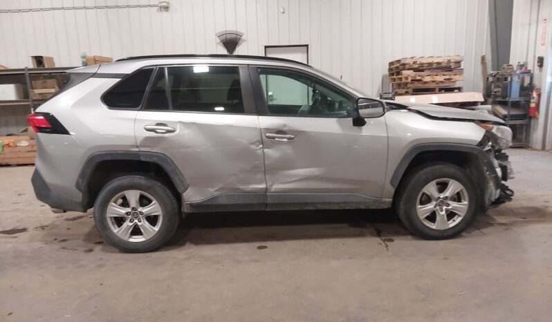 
								Toyota RAV4 full									