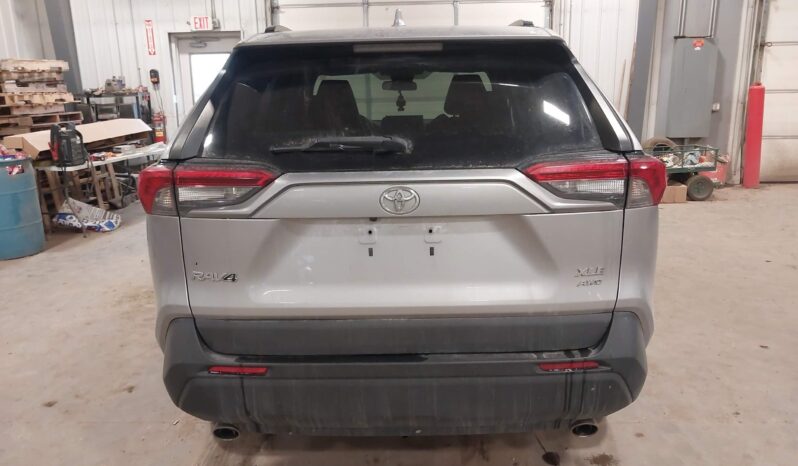 
								Toyota RAV4 full									