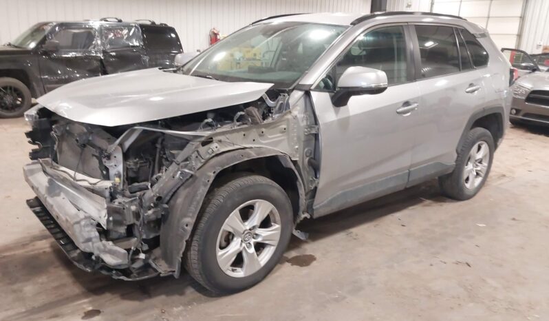 
								Toyota RAV4 full									