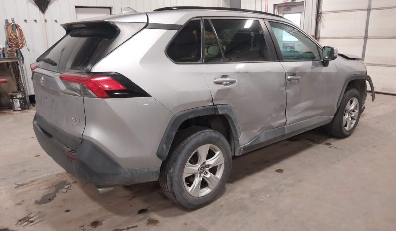 
								Toyota RAV4 full									
