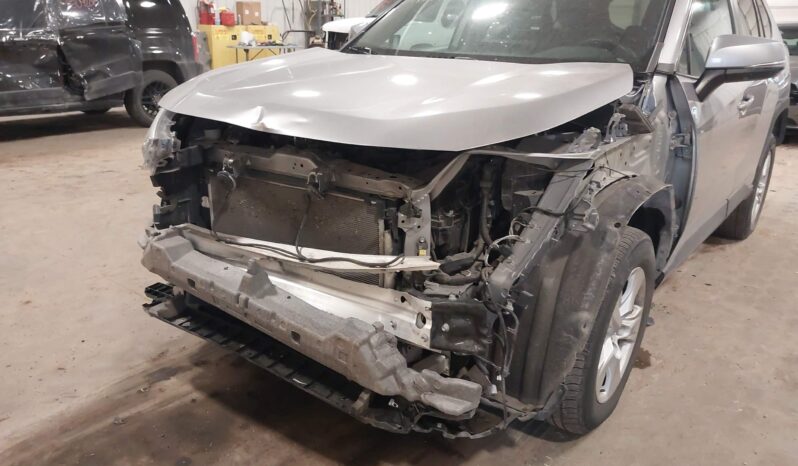 
								Toyota RAV4 full									