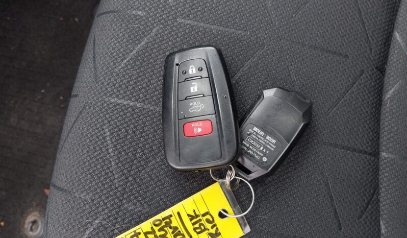 
								Toyota RAV4 Xle full									