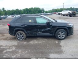 
										Toyota RAV4 Xle full									