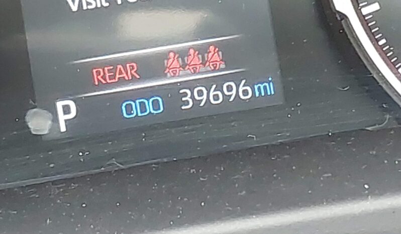 
								Toyota RAV4 Xle full									