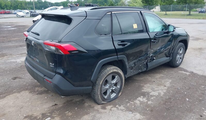 
								Toyota RAV4 Xle full									
