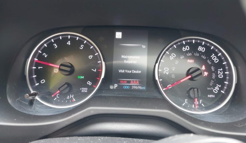 
								Toyota RAV4 Xle full									