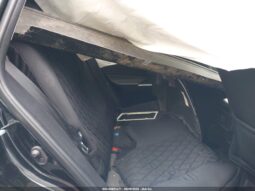 
										Toyota RAV4 Xle full									