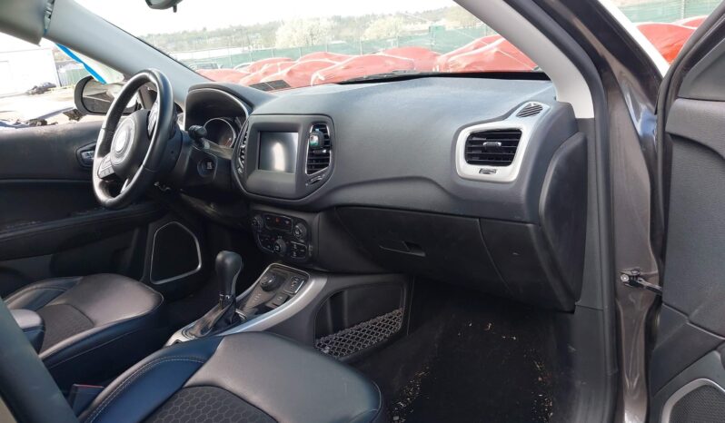 
								Jeep Compass full									