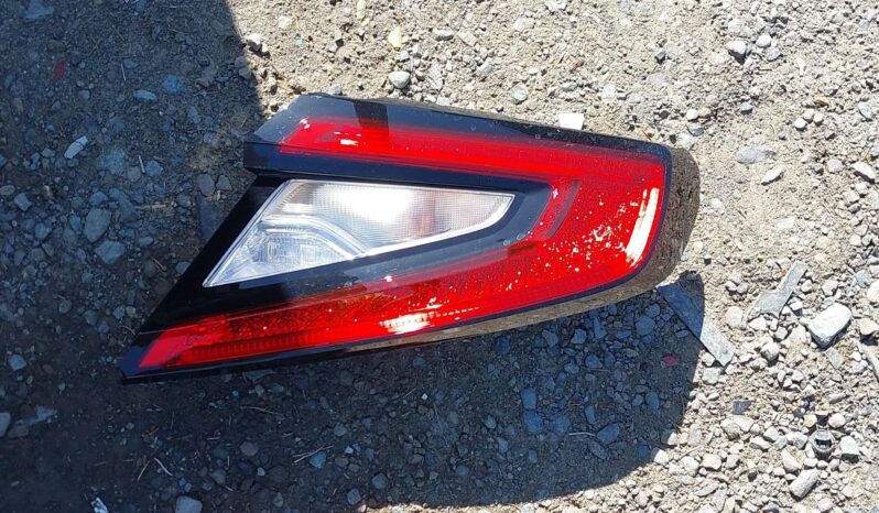 
								Volkswagen Jetta full									
