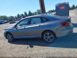 
										Volkswagen Jetta full									