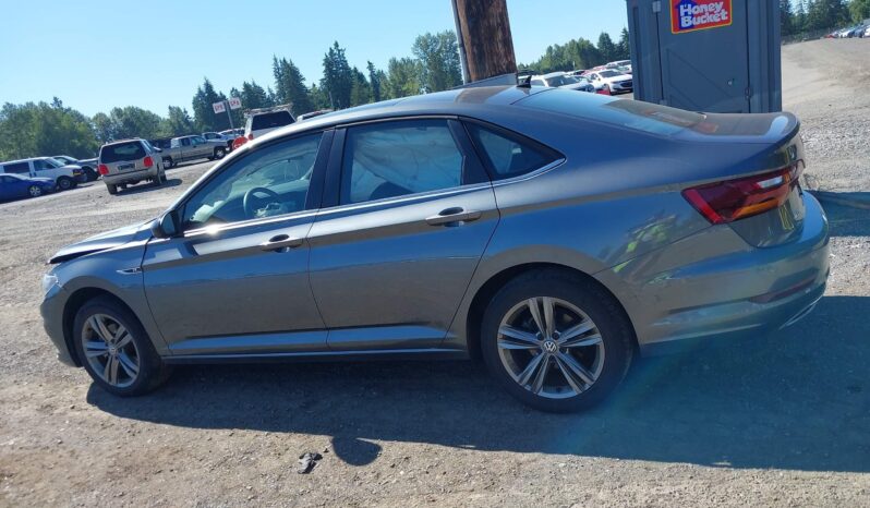 
								Volkswagen Jetta full									
