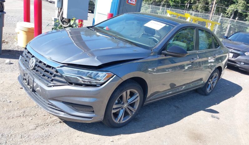 
								Volkswagen Jetta full									