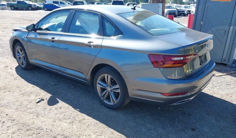 
								Volkswagen Jetta full									