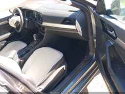 
										Volkswagen Jetta full									
