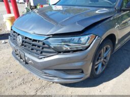 
										Volkswagen Jetta full									