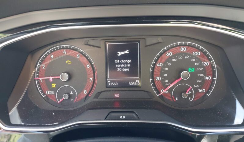 
								Volkswagen Jetta full									