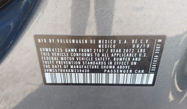 
								Volkswagen Jetta full									