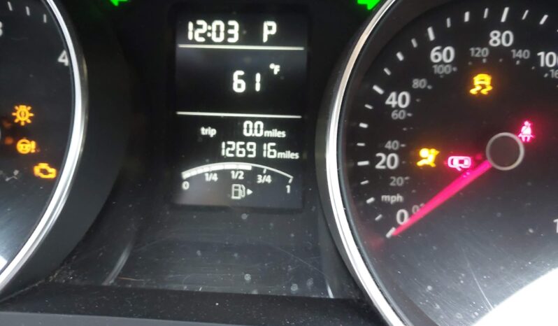 
								Volkswagen Jetta full									