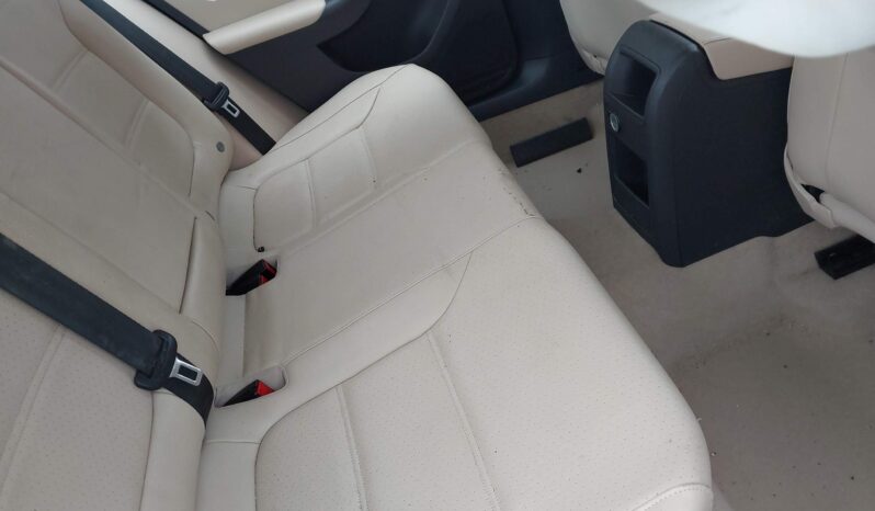 
								Volkswagen Jetta full									