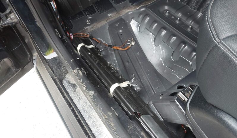 
								Mercedes-Benz GLE 400 full									