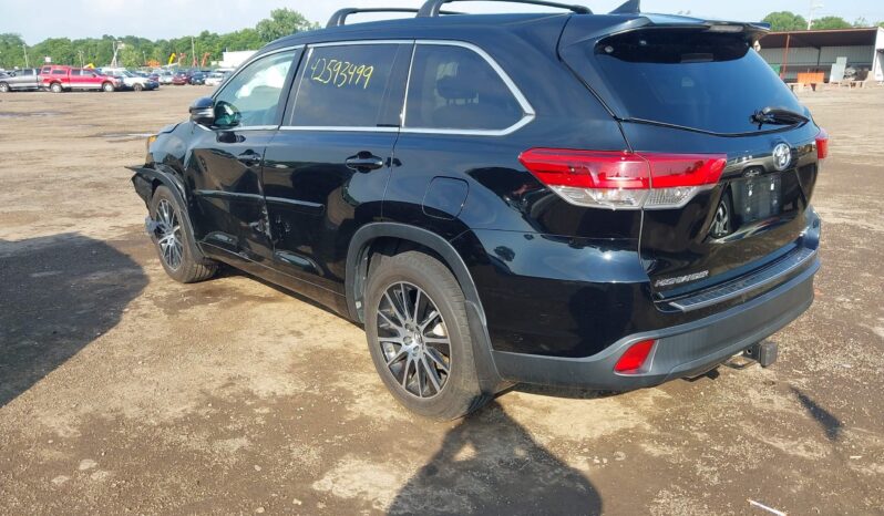 
								Toyota Highlander full									