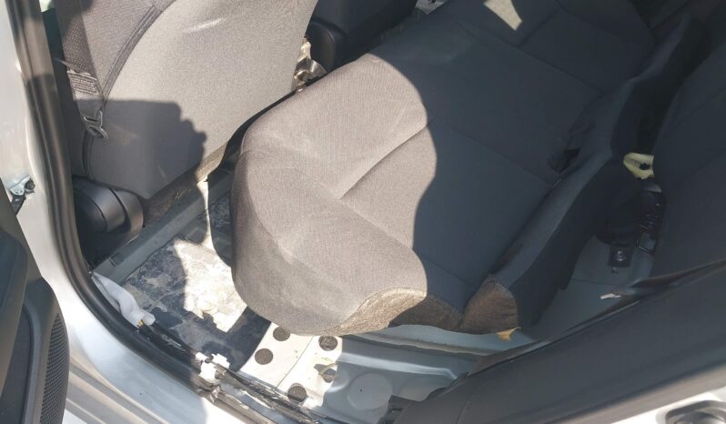 
								Toyota Corolla full									