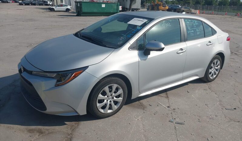 
								Toyota Corolla full									