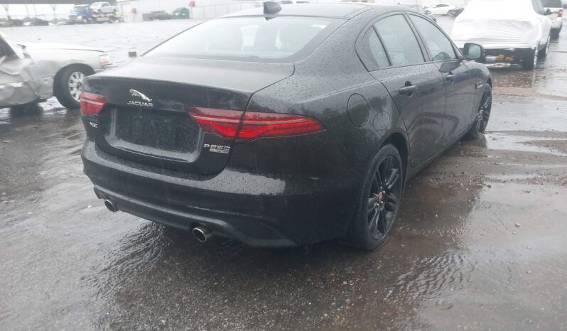 
								JAGUAR XE full									