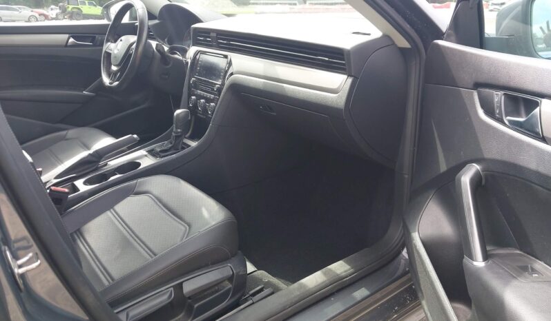 
								VOLKSWAGEN PASSAT full									
