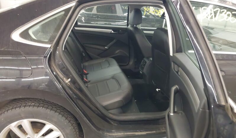 
								VOLKSWAGEN PASSAT full									
