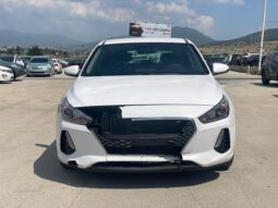 
										Hyundai Elantra Gt full									