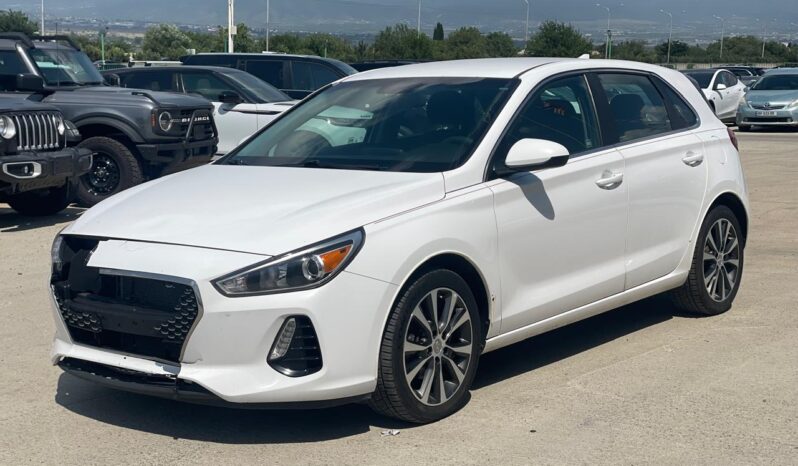 
								Hyundai Elantra Gt full									