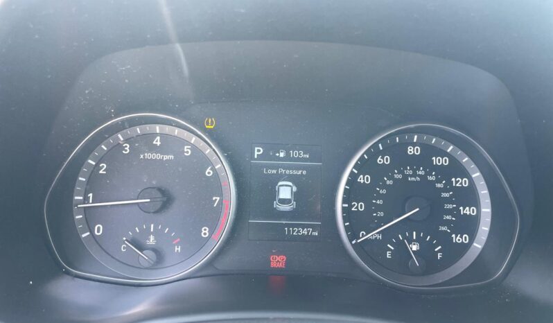 
								Hyundai Elantra Gt full									