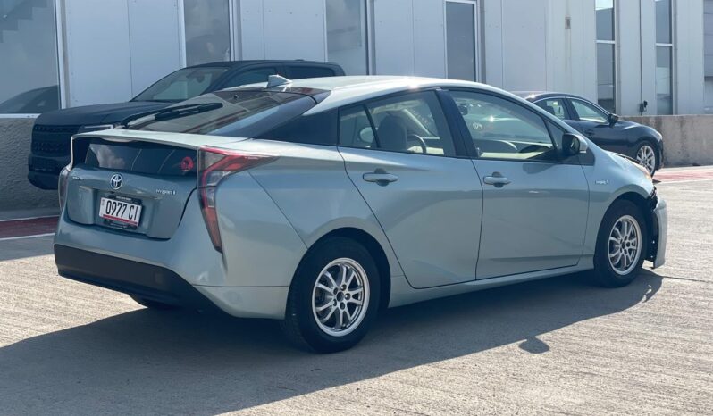 
								Toyota Prius full									