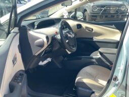
										Toyota Prius full									