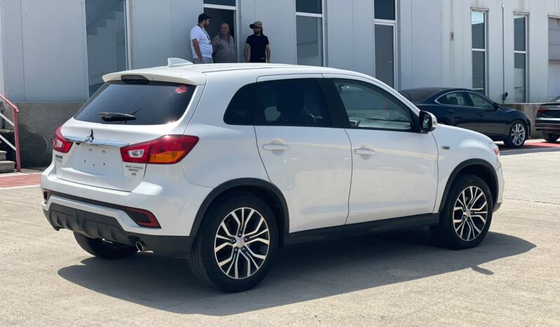 
								Mitsubishi Outlander Sport full									