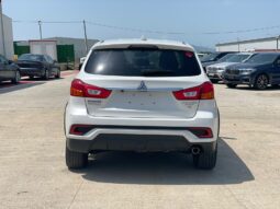 
										Mitsubishi Outlander Sport full									