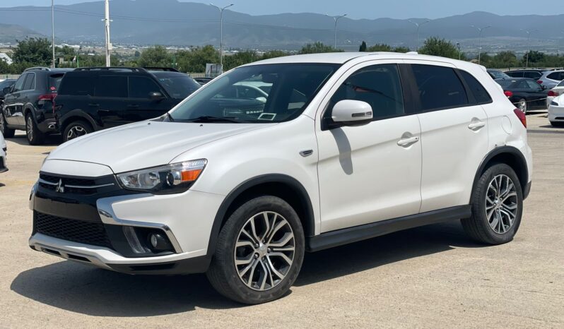 
								Mitsubishi Outlander Sport full									