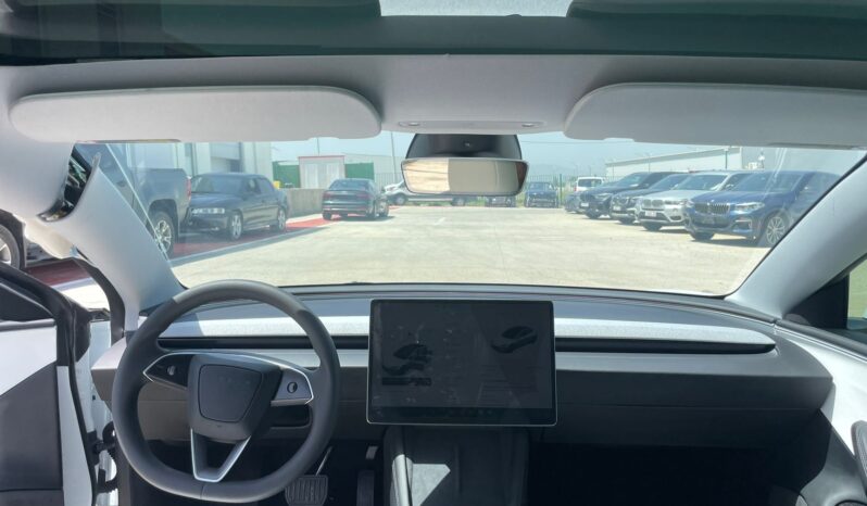 
								Tesla model 3 full									