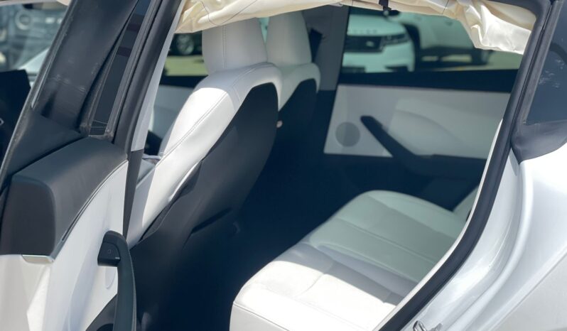 
								Tesla model 3 full									