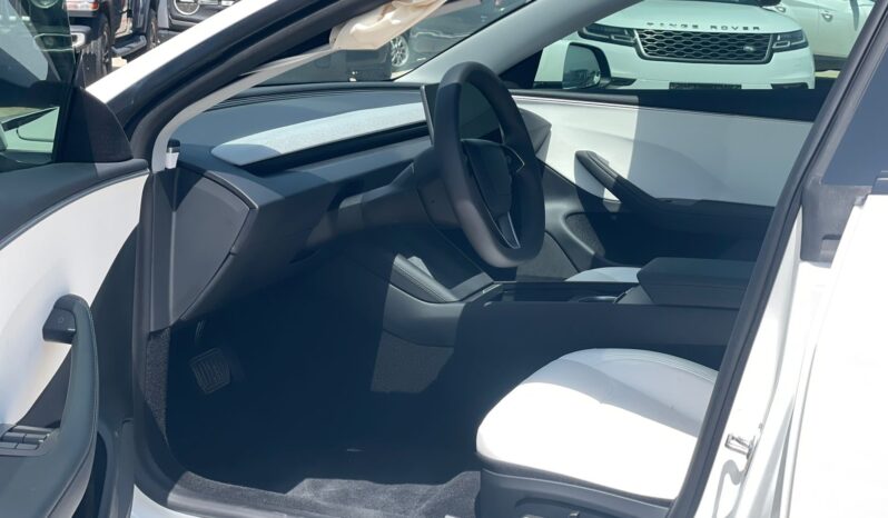 
								Tesla model 3 full									
