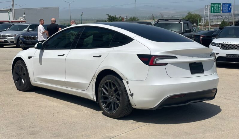 
								Tesla model 3 full									