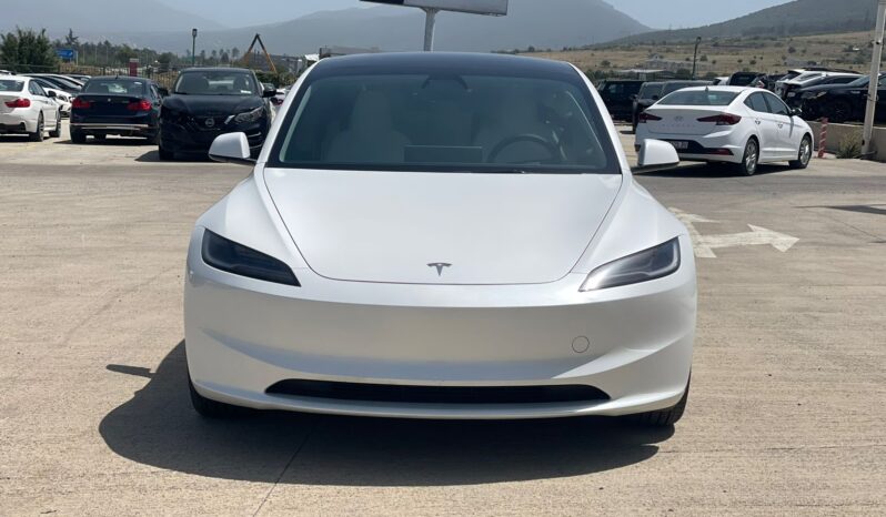 
								Tesla model 3 full									