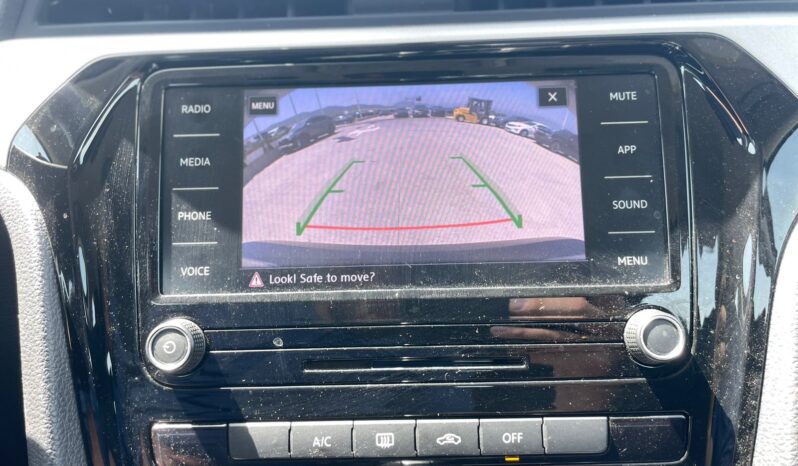
								Volkswagen Passat full									