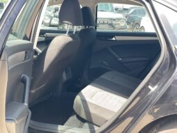 
										Volkswagen Passat full									