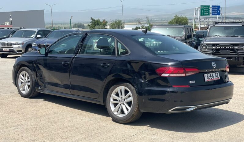 
								Volkswagen Passat full									